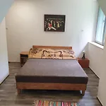 Feherkolapa Turistahaz Panzio *