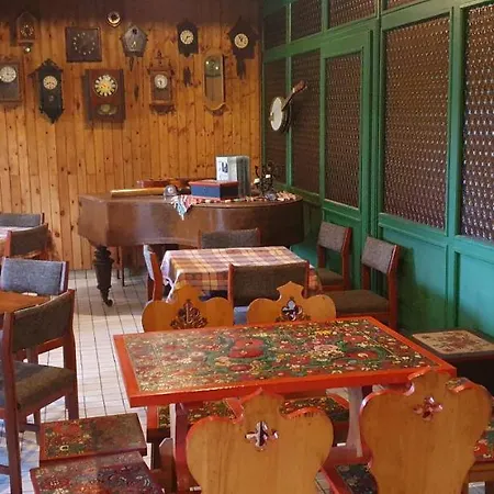 Feherkolapa Turistahaz Panzio *