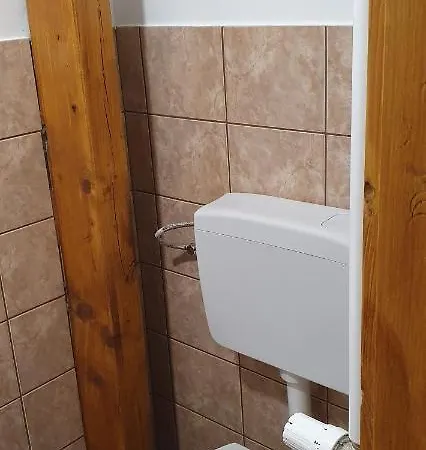 Feherkolapa Turistahaz Panzio *
