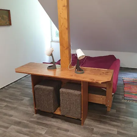 Feherkolapa Turistahaz Panzio *