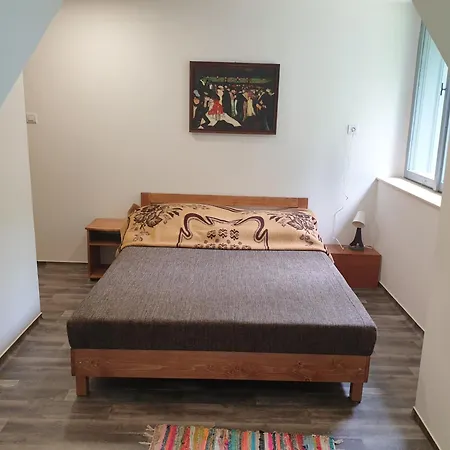 Feherkolapa Turistahaz Panzio *
