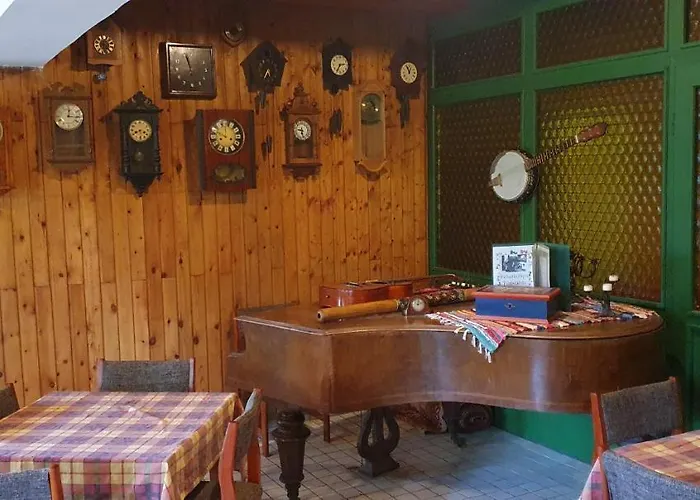 Hostel Feherkolapa Turistahaz Panzio